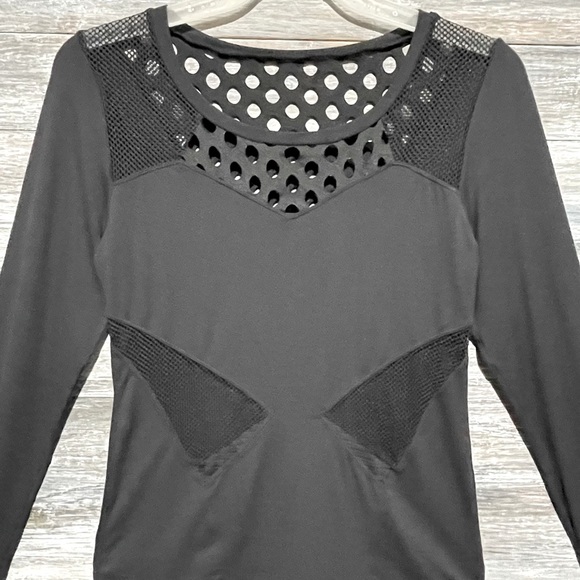 Splits59 Black Sexy Cut Out Mesh Long Sleeve Athletic Gym Running Top Size XS - Picture 2 of 11